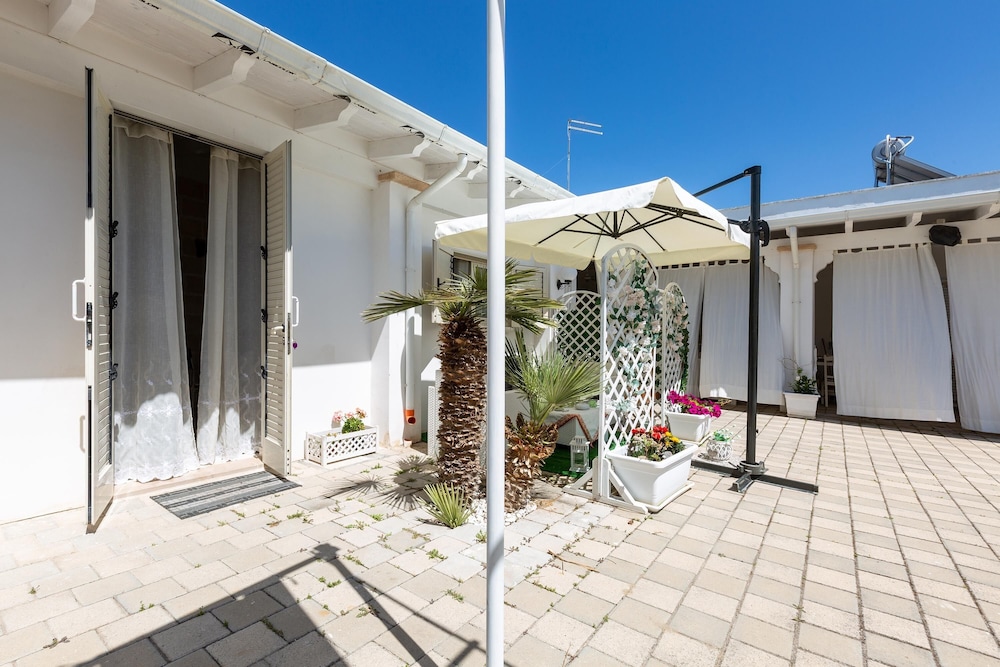 2933 Villetta Patrizia Monolocale by Barbarhouse in Manduria, Italy