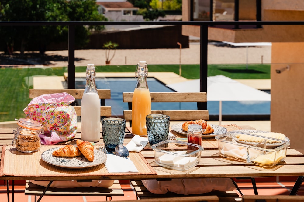 Villa Dos R's — 4-Star Luxury Hotel in Avis, Portugal