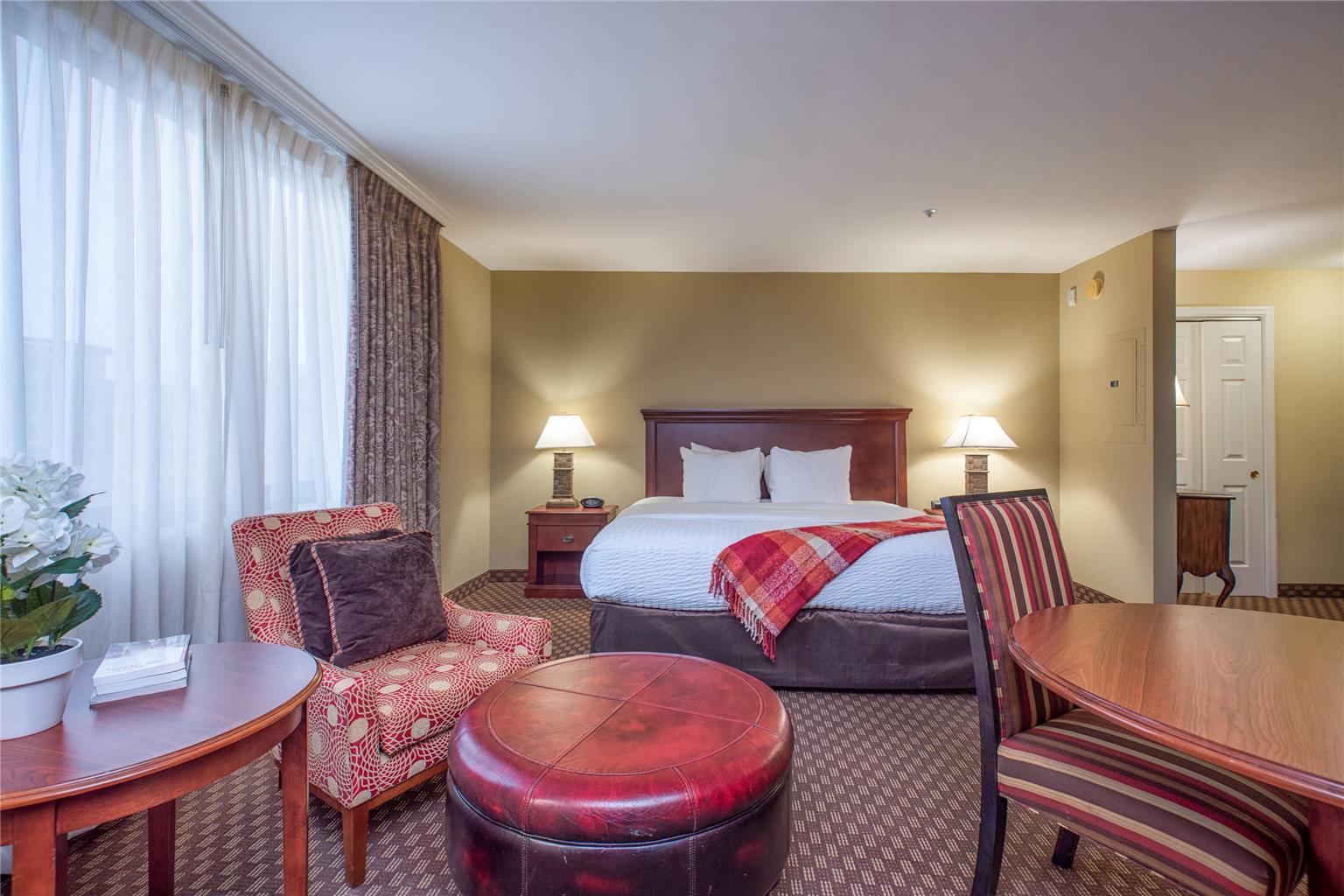 Arlington Court Suites a Clarion Collection Hotel - photo 17