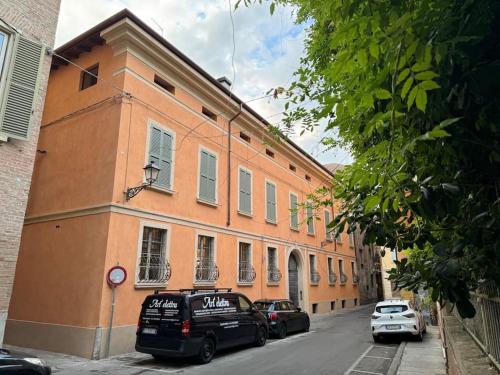 Grey Fontanelli Luxury Suite Reggio Emilia — 4-Star Luxury Hotel in Reggio Nell'emilia, Italy