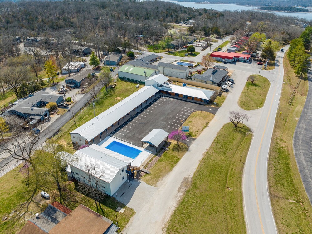 Condo at Silver Cove Resort on Table Rock Unit 14 - photo 20