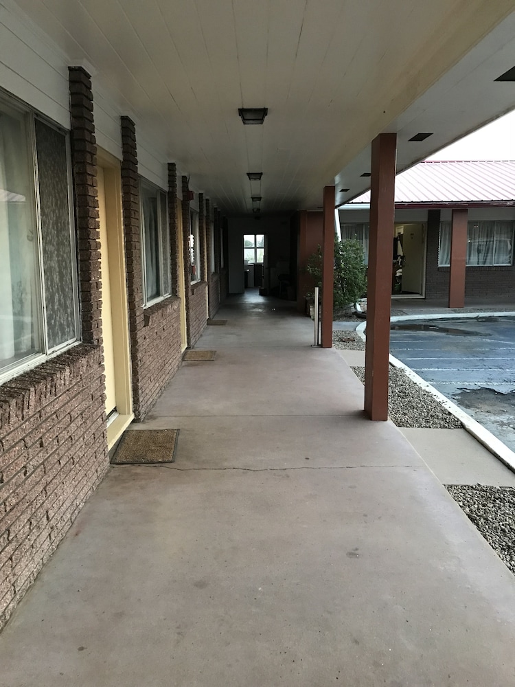 Princess Motel Maryville - photo 22