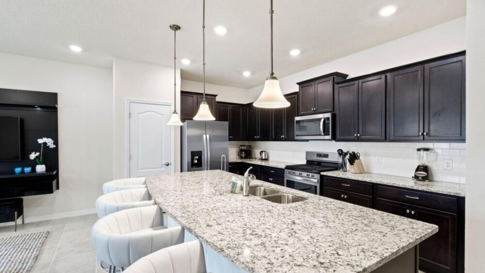 Luxury Townhome Private pool @Solterra nearDisney - photo 3