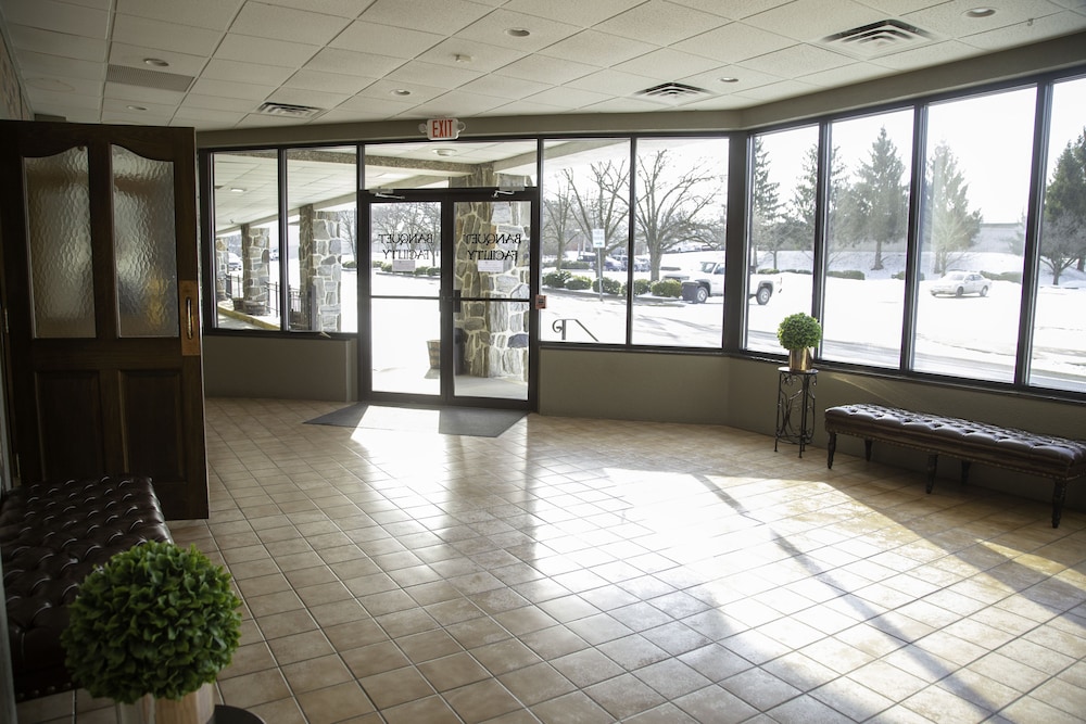 The Stables Inn and Suites - photo 30