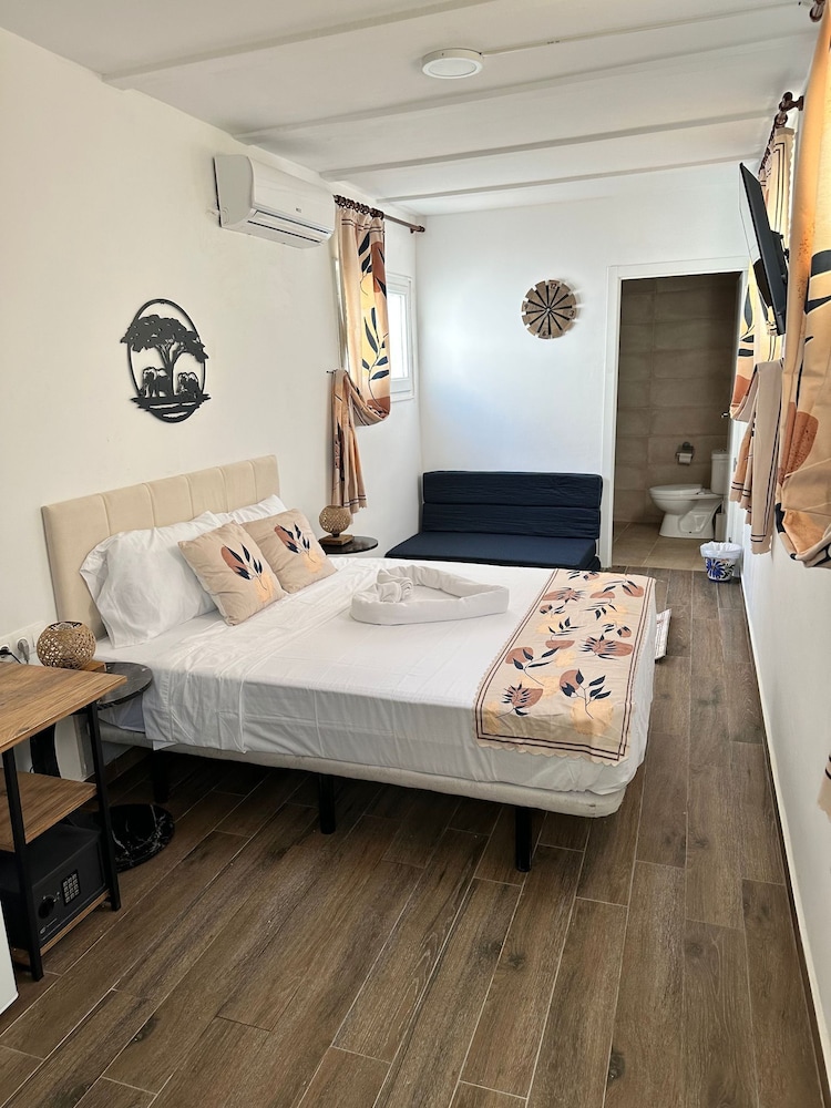 Vilador Beach Hotel — El Masnou — photo 3