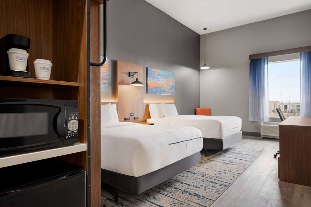 La Quinta Inn & Suites by Wyndham Del Rio - photo 38