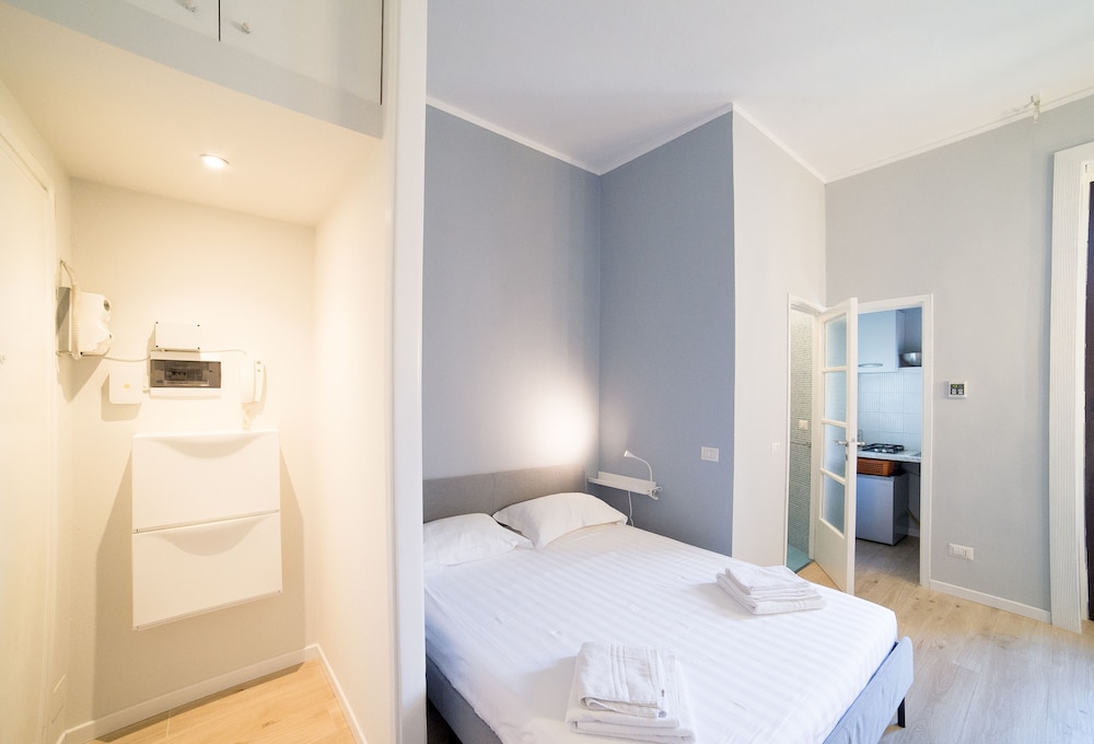 Hbhall Residenze Darsena — 4-Star Luxury Hotel in Milan, Italy