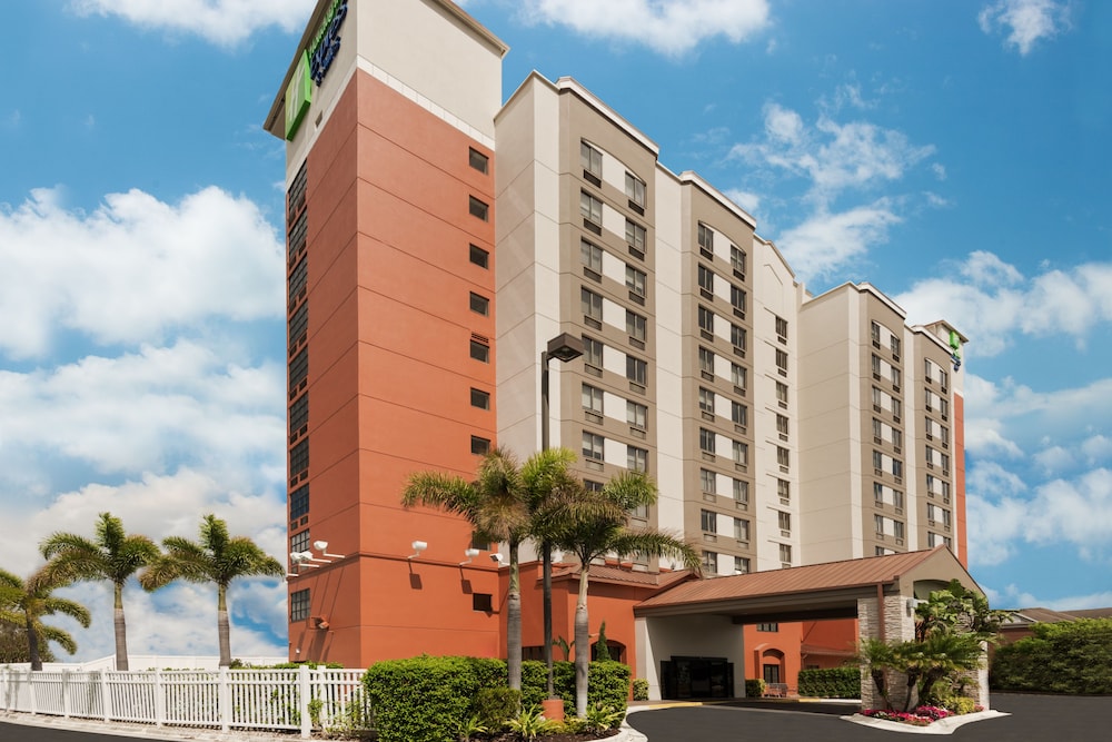 Holiday Inn Express & Suites Nearest Universal Orlando an IHG Hotel - featured photo