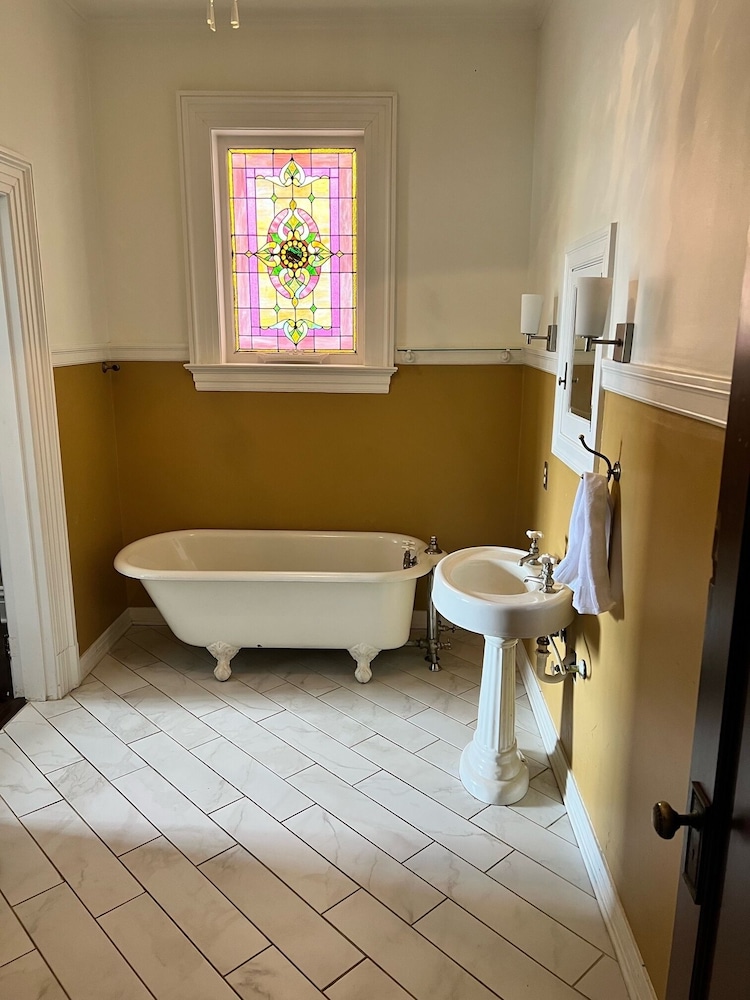 Huffman Manor Inn - photo 29