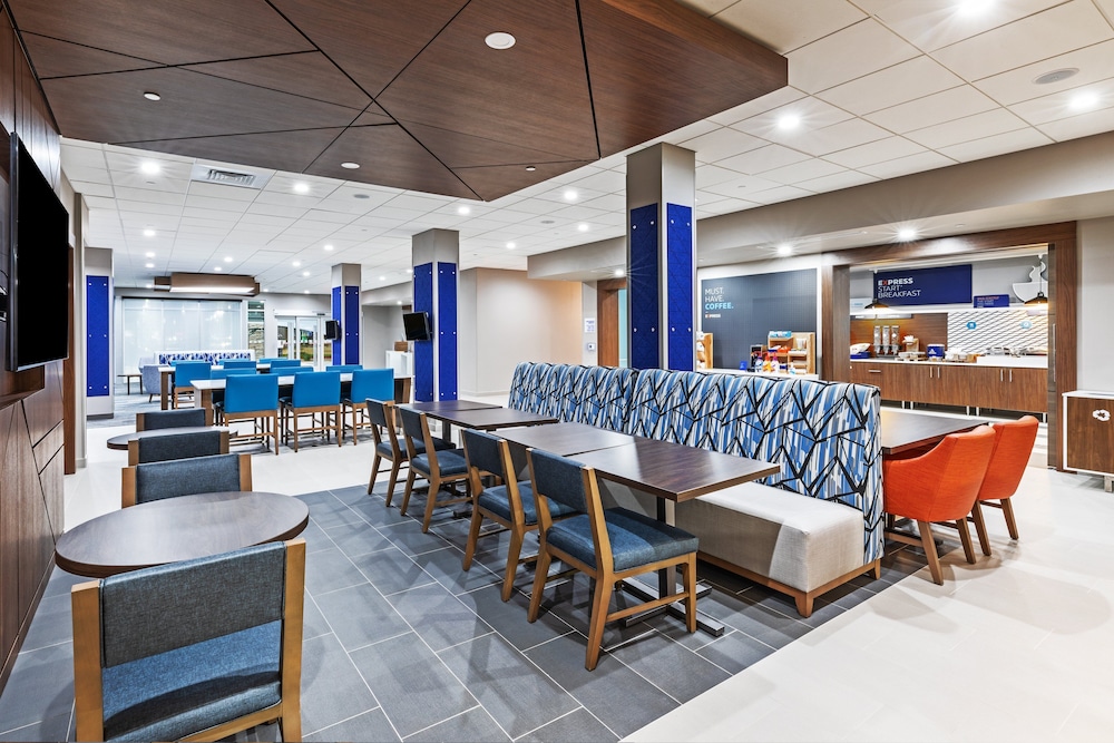 Holiday Inn Express & Suites Houston SW Rosenberg by IHG - photo 32