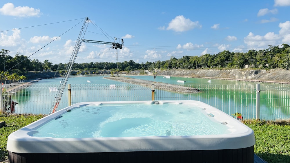 Outdoor spa tub