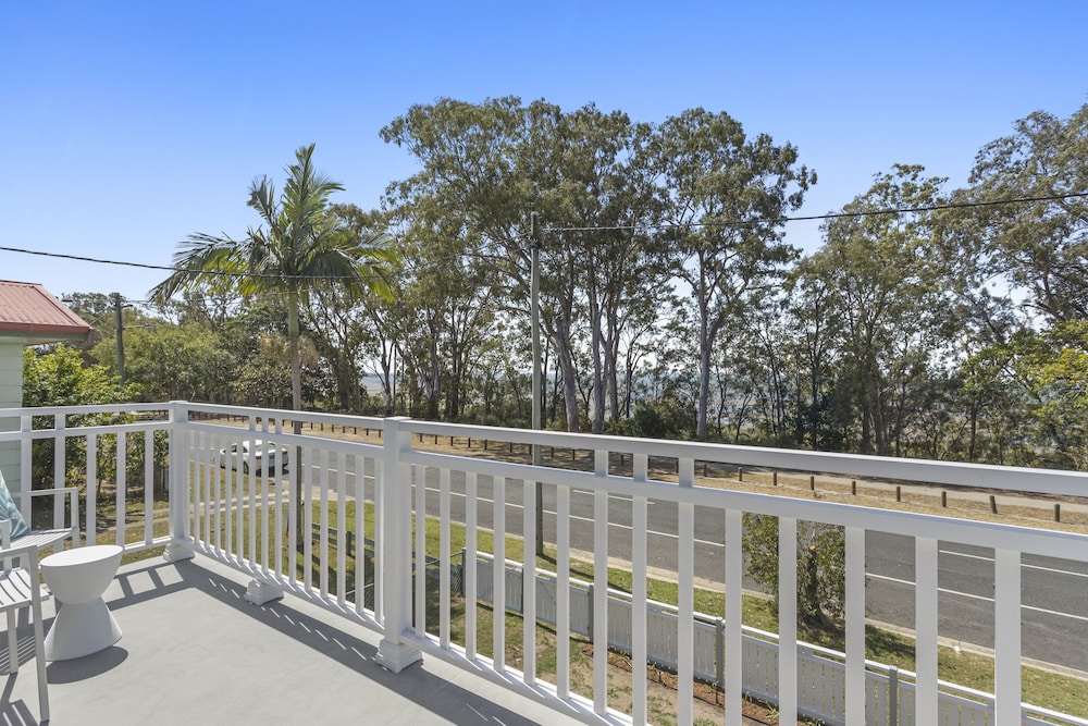 Hamptons at The Bay — 4-Star Luxury Hotel in Deception Bay, Australia
