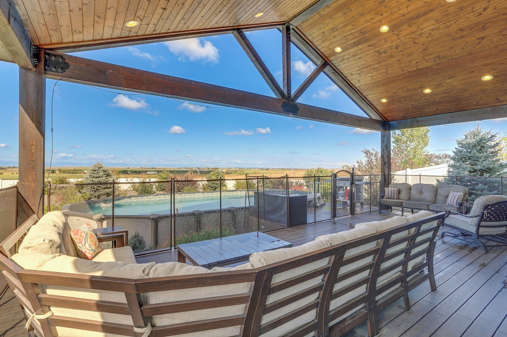 Private Hot Tub Game Room: Keenesburg Getaway pet-friendly hotel Keenesburg