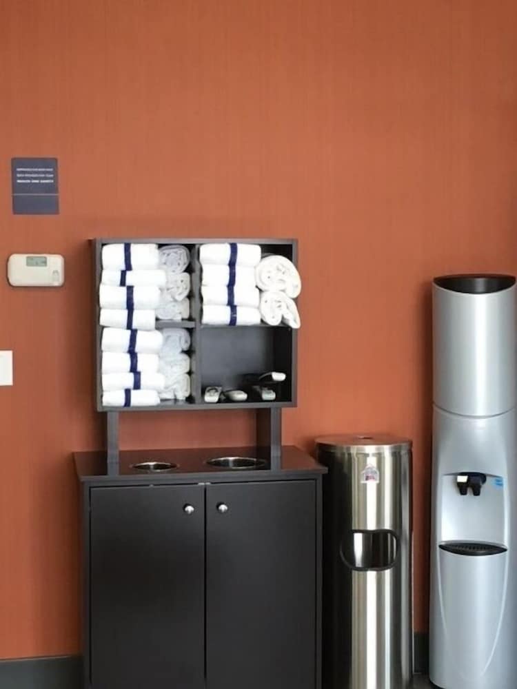 Hampton Inn & Suites Sandusky Milan - photo 22
