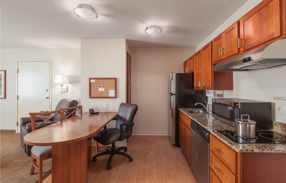 Candlewood Suites El Paso North by IHG - photo 22