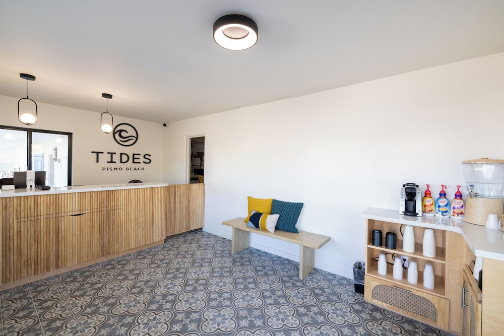 The Tides Oceanview Inn and Cottages - photo 2