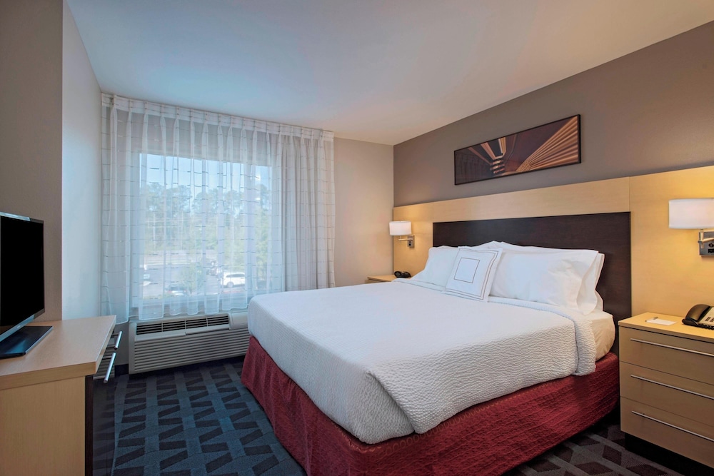 TownePlace Suites Fayetteville Cross Creek - photo 9