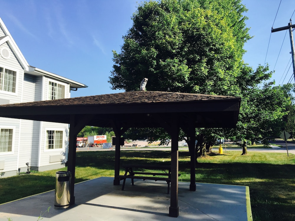 Microtel Inn & Suites by Wyndham Baldwinsville Syracuse - photo 33