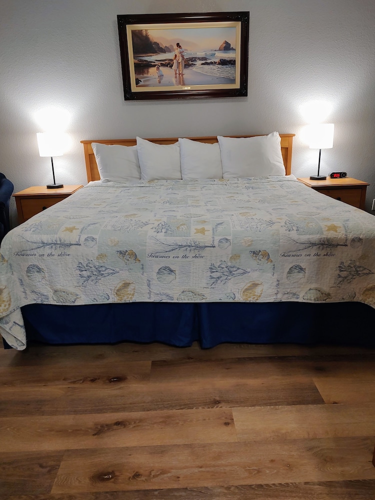 Pacific Plaza Hotel - photo 35