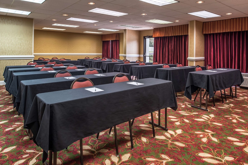 Hampton Inn Columbia Northeast Fort Jackson Area - photo 53
