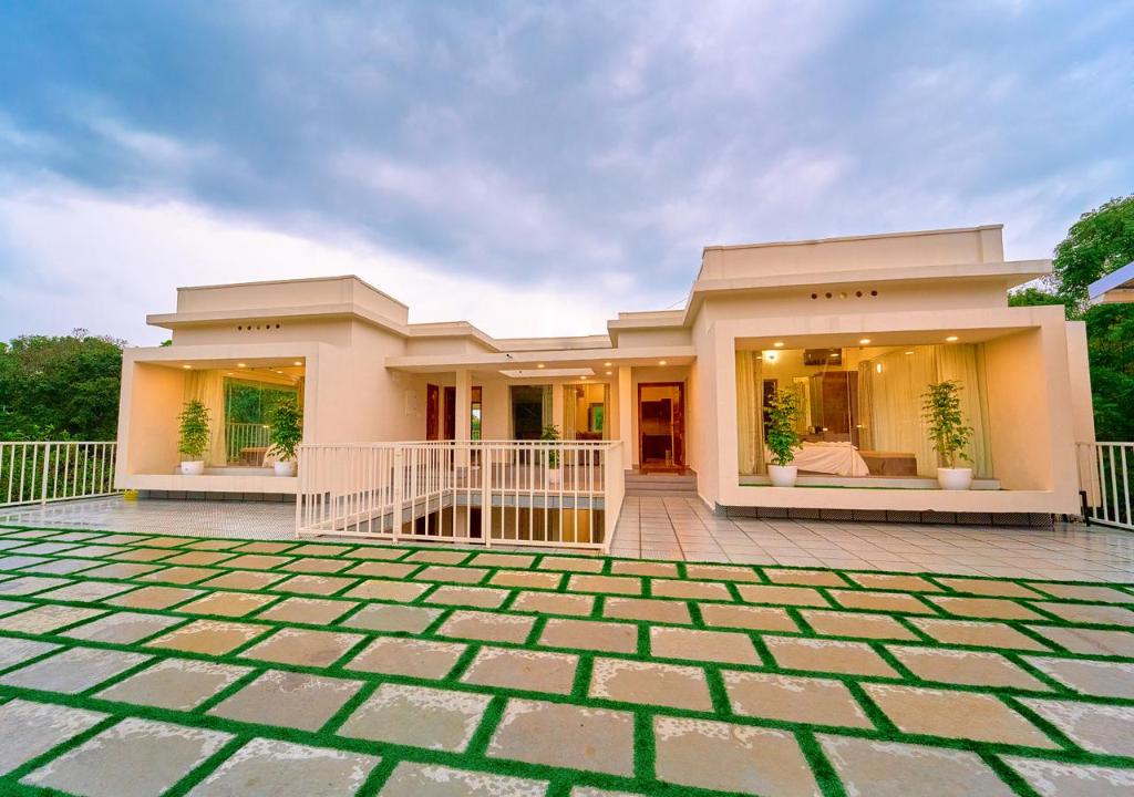 Glen Castle Vagamon Pool Resort By Voye Homes — Erattupetta