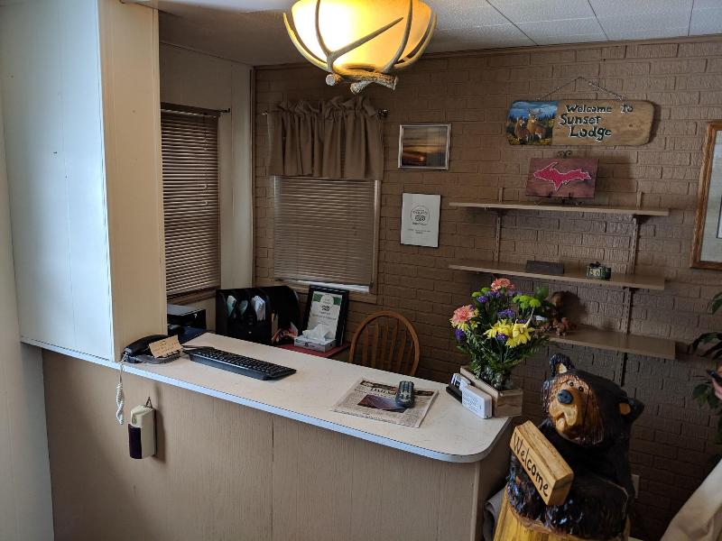 Sunset Lodge Escanaba - photo 12