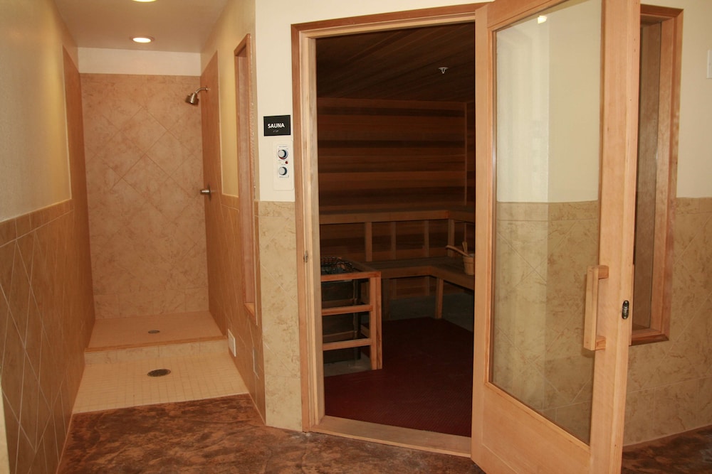 Hampton Inn & Suites McAlester - photo 17