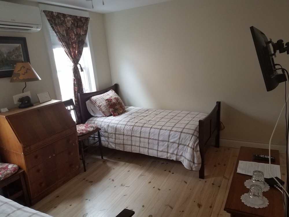 Tilton Inn - photo 17