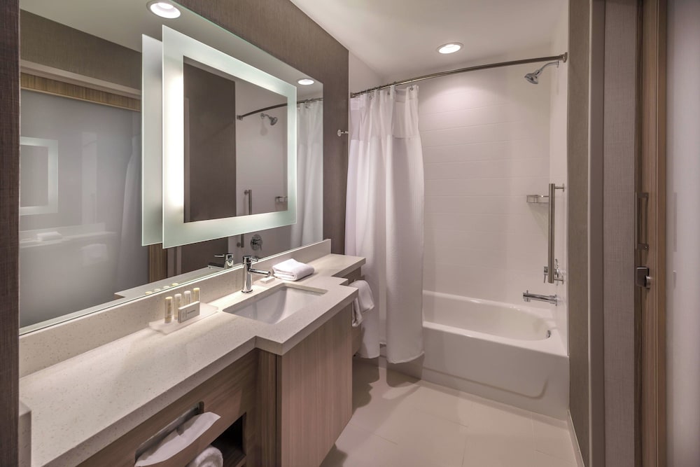 SpringHill Suites by Marriott Reno - photo 10