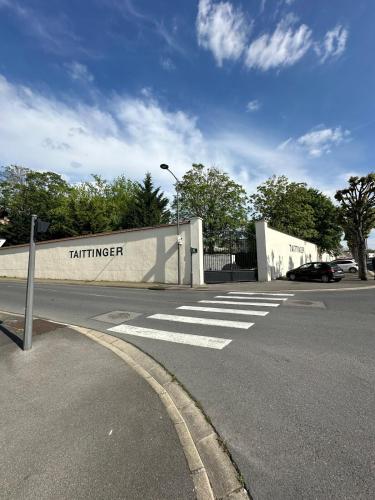 Au Coeur du Quartier Taittinger in Reims, France