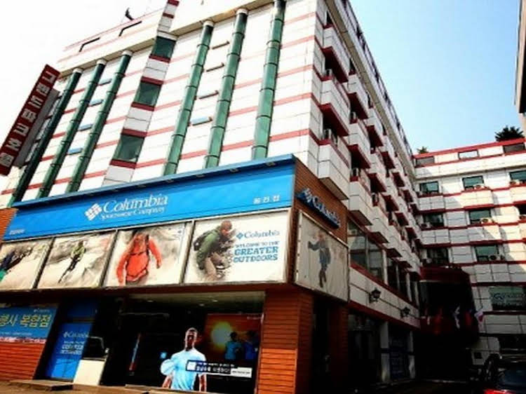 Grand Park Hotel in Osan, South Korea