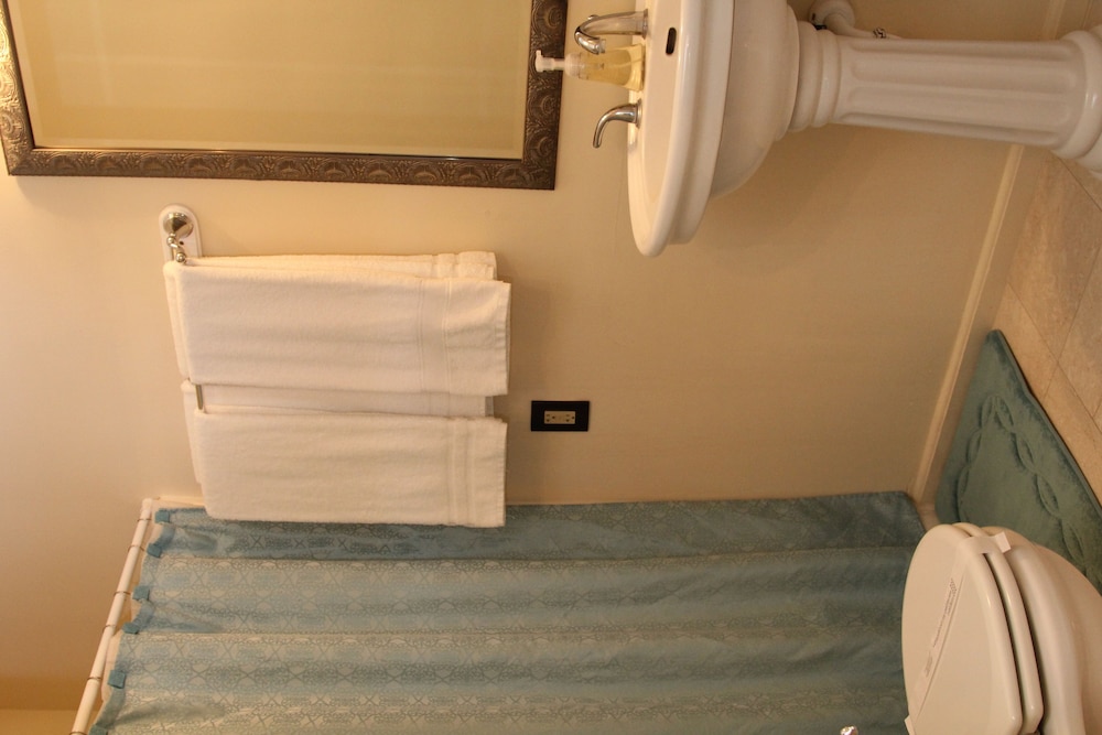 Monarch Cove Inn - photo 75