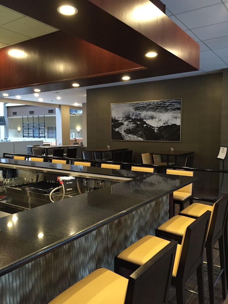Embassy Suites by Hilton Seattle Bellevue - photo 48