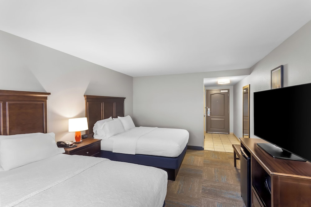 Hampton Inn Huntington University Area - photo 9