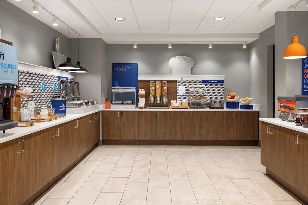 Holiday Inn Express & Suites Hagerstown by IHG - photo 37