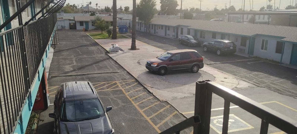 Motel 7 By Oyo Near Phoenix Airport - photo 32