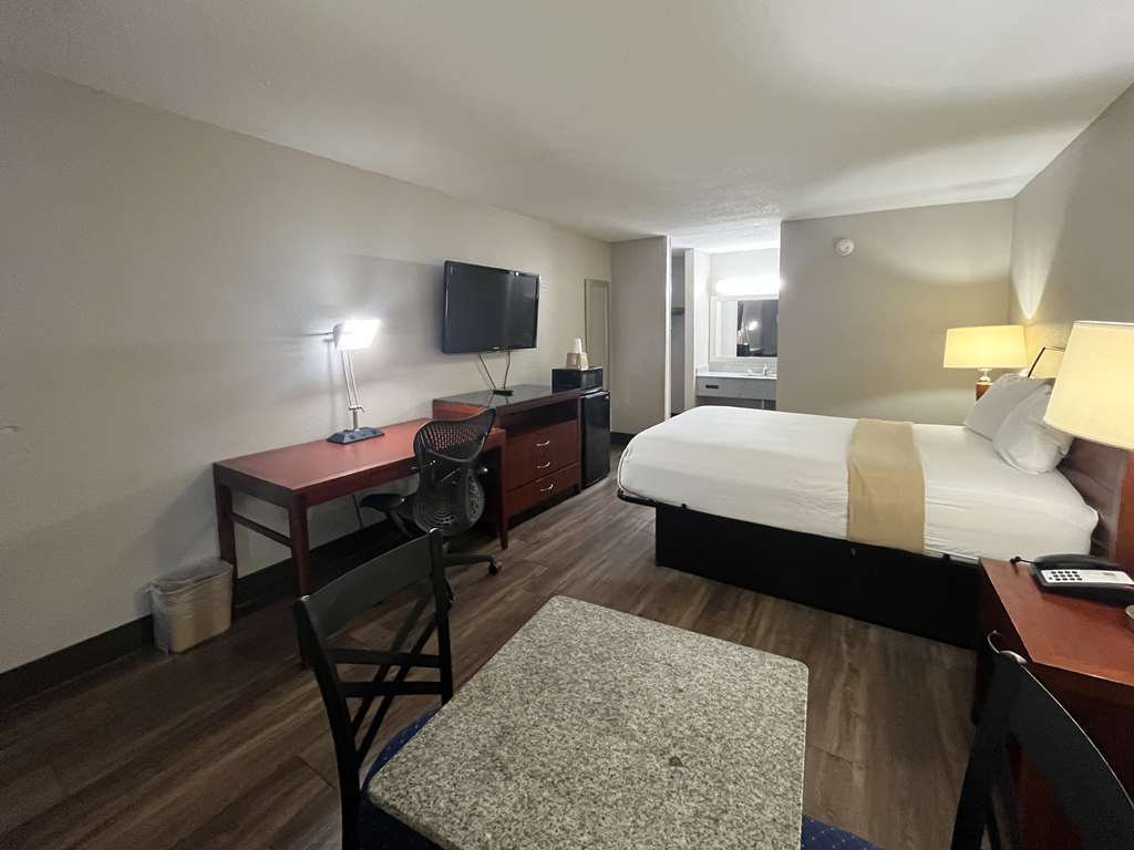 Motel 6 Raleigh NC Downtown South - photo 9