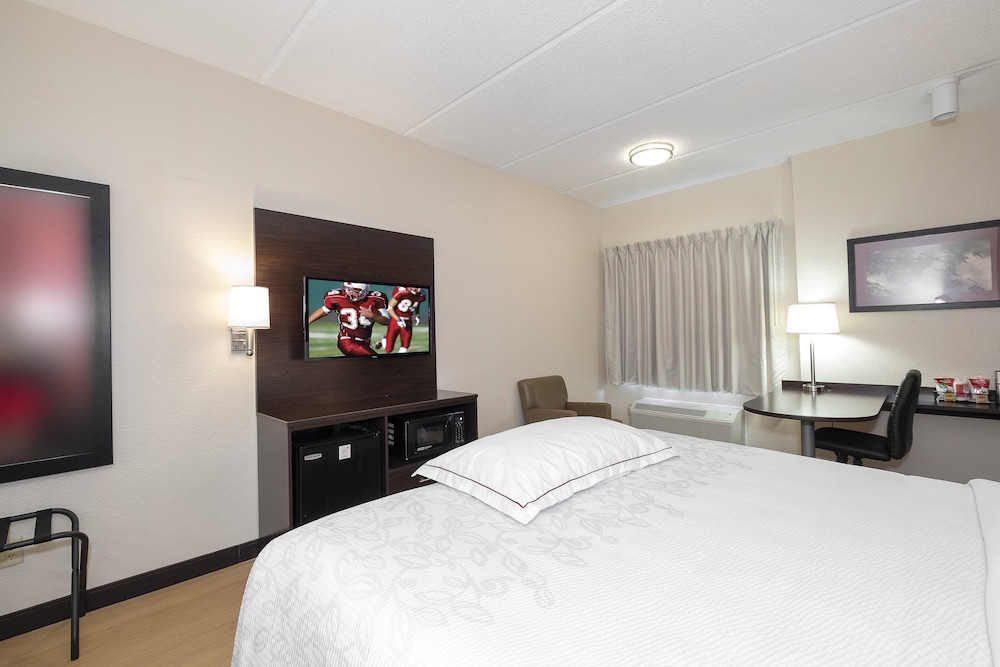 Red Roof Inn PLUS Jacksonville Southpoint - photo 5