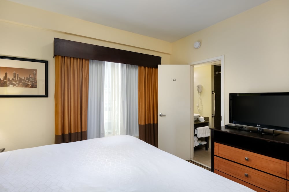 Holiday Inn Express & Suites Atlanta Downtown by IHG - photo 13