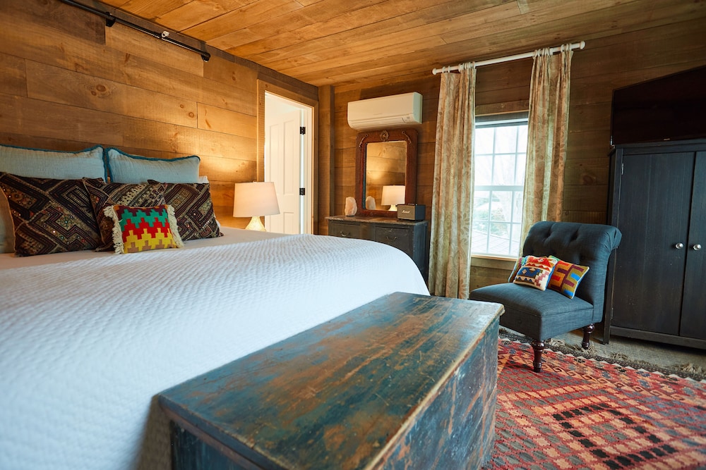 Shelter Harbor Inn - photo 13