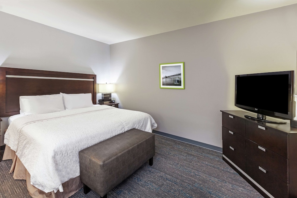 Hampton Inn & Suites Houston League City - photo 13