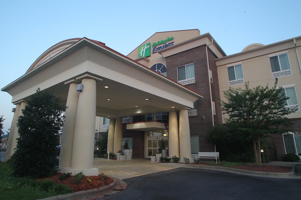 Holiday Inn Express Pembroke by IHG - photo 71