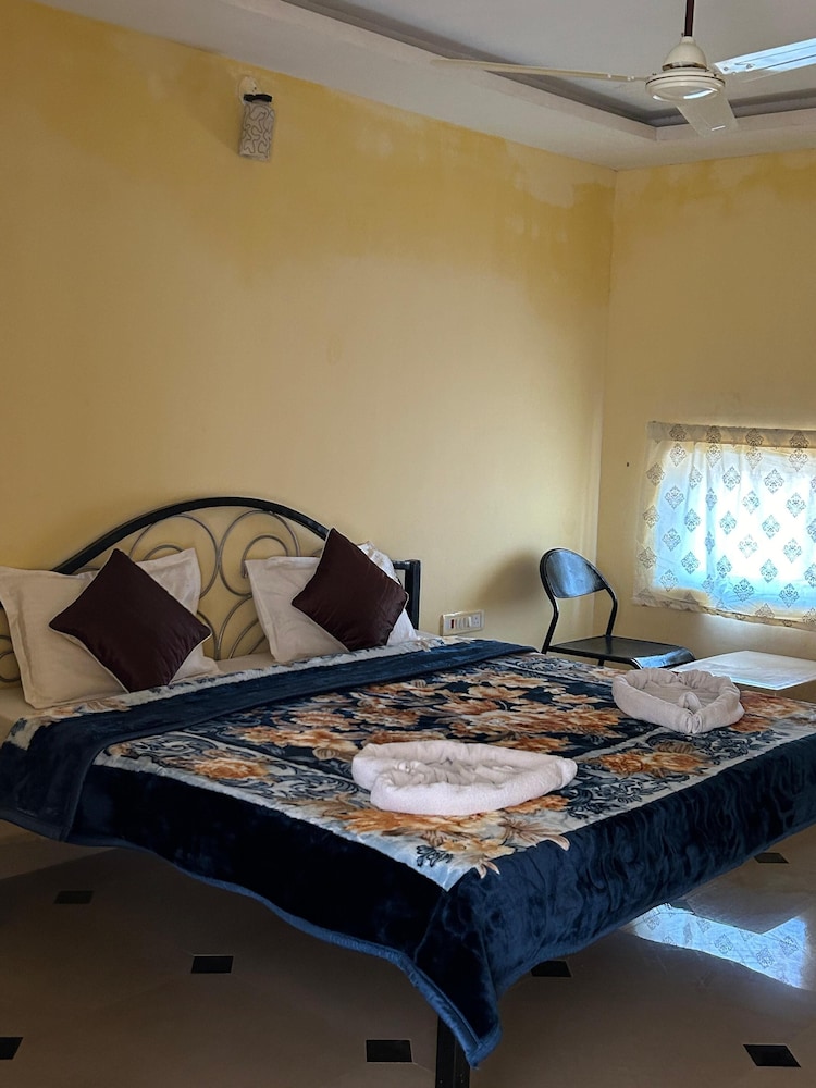 Safari Nights Resort Jaisalmer — hotel near Jaisalmer Airport