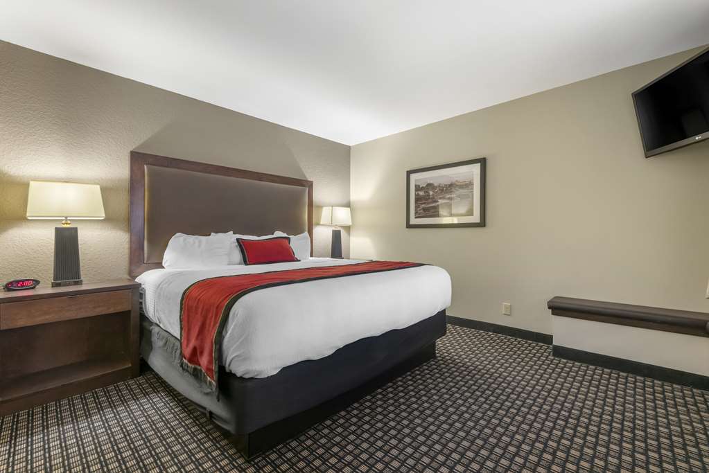 Best Western Plus Ramkota Hotel - photo 11
