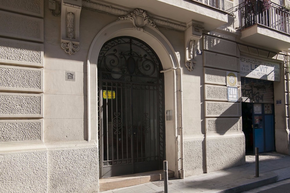 Bbarcelona Gracia Terrace Flats — 4-Star Luxury Hotel in Barcelona, Spain