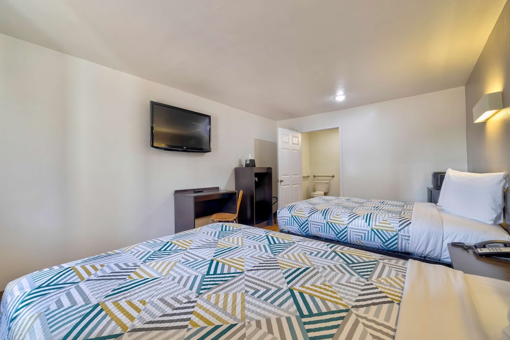 Motel 6 Bryan TX College Station - photo 16