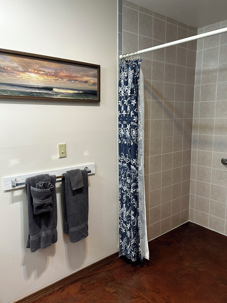 Lamplighter Cabins & Suites - photo 82