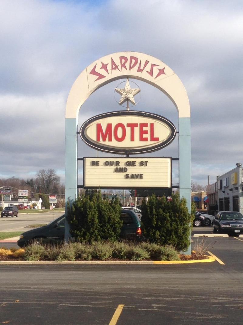 Stardust Motel - carbon neutral hotel in Naperville