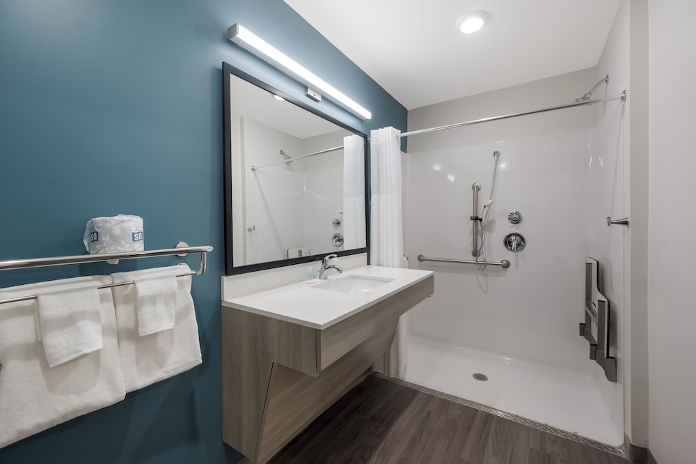 WoodSpring Suites East Lansing University Area - photo 27