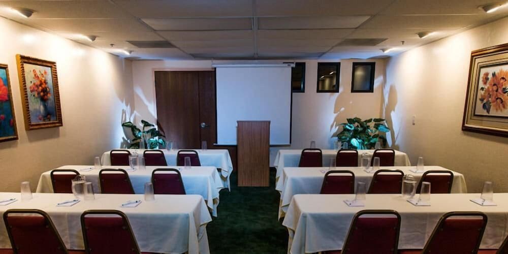 Gateway Studio Suites - photo 36